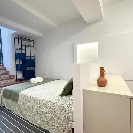 Con Patio Privado En El Centro De