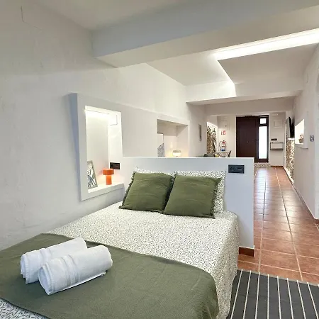 Con Patio Privado En El Centro De