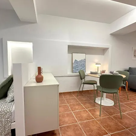 Con Patio Privado En El Centro De شقة لاريدو