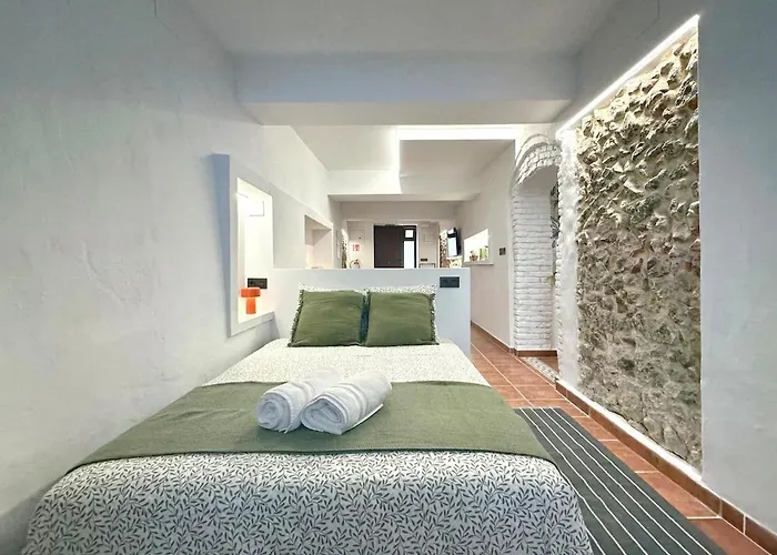 Con Patio Privado En El Centro De *