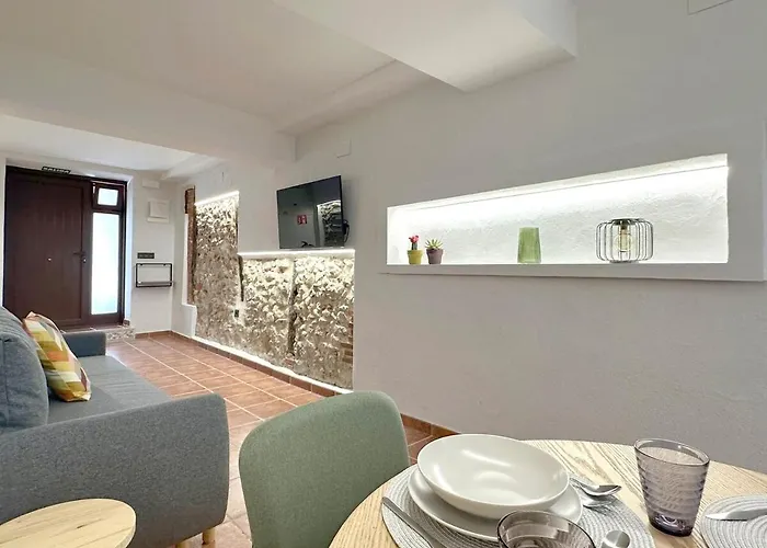 Con Patio Privado En El Centro De * Laredo