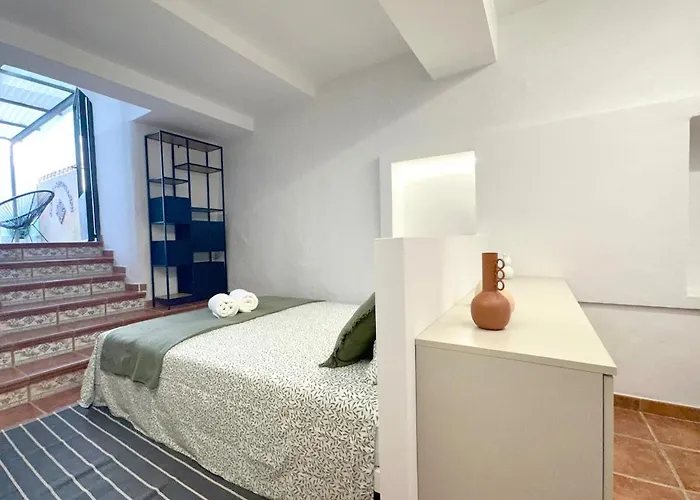 Con Patio Privado En El Centro De