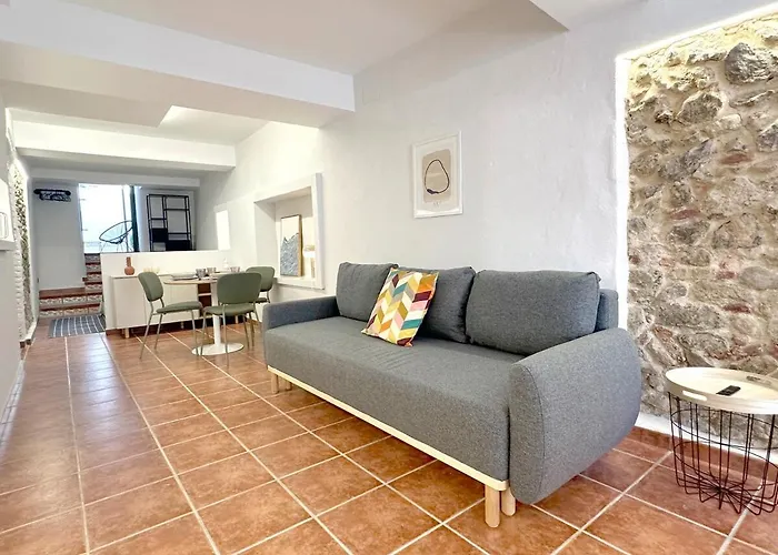 Con Patio Privado En El Centro De Apartmán