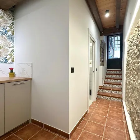 Con Patio Privado En El Centro De *