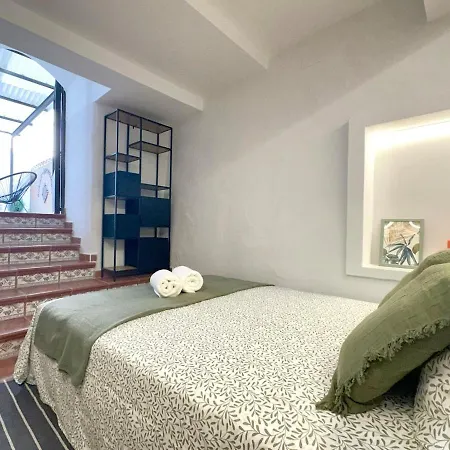 Con Patio Privado En El Centro De * 拉雷多