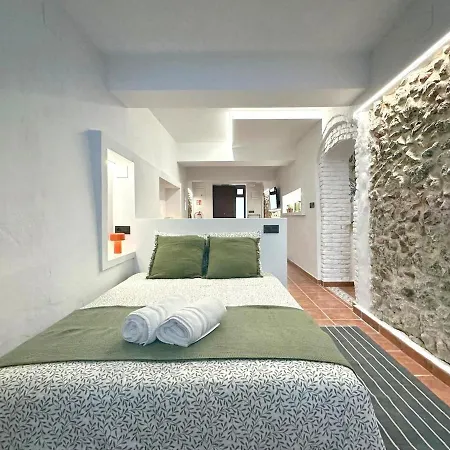 Con Patio Privado En El Centro De *