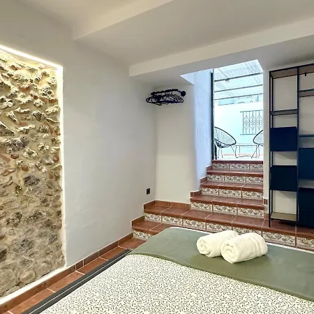 Con Patio Privado En El Centro De 拉雷多